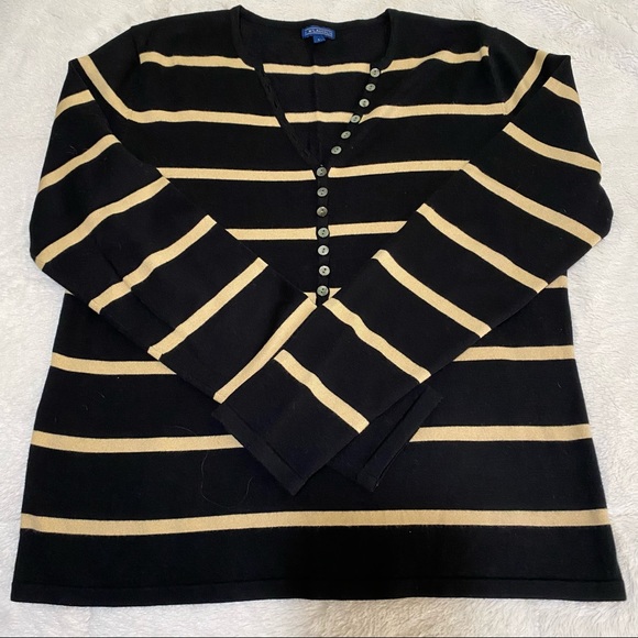 EUC! LT. WEIGHT V NECK SWEATER W/HENLEY BUTTONS. - Picture 10 of 14